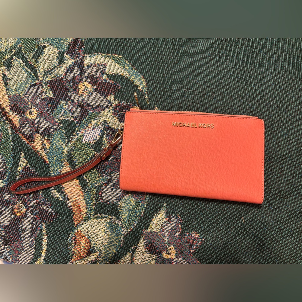 NEW Michael Kors Coral Wristlet